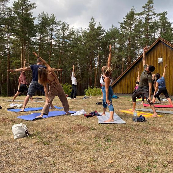 Back_to_the_roots_retreat_yoga_uebung2